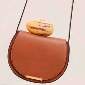 CUYANA Mini Saddle bag in CARAMEL Miele